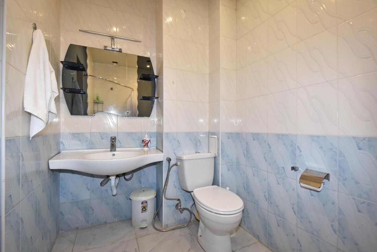 Armenak Apartment 5-Комнатная Jerevan Buitenkant foto