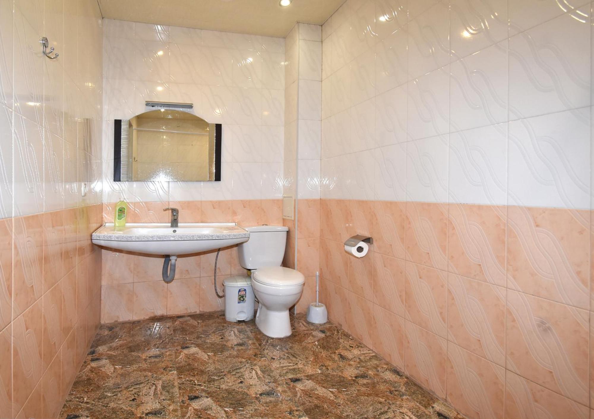 Armenak Apartment 5-Комнатная Jerevan Buitenkant foto