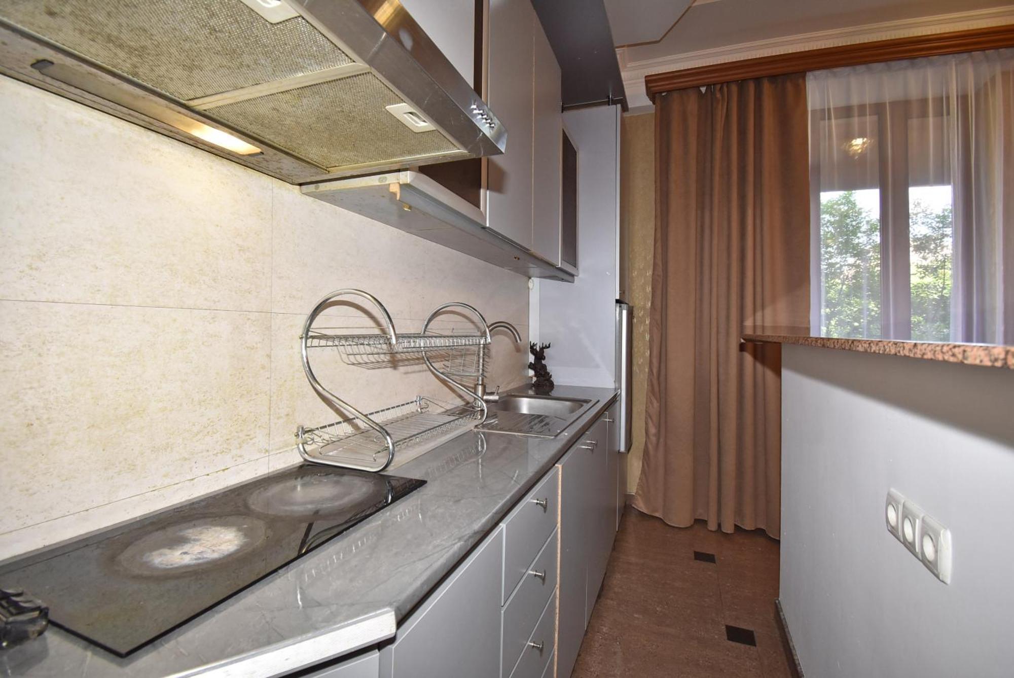 Armenak Apartment 5-Комнатная Jerevan Buitenkant foto