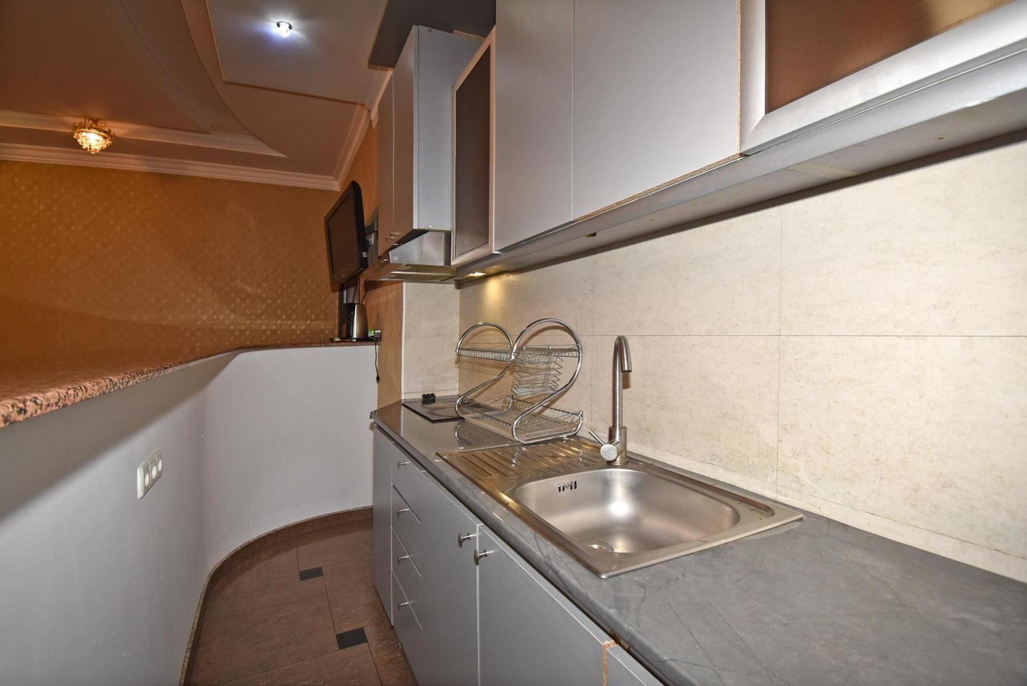 Armenak Apartment 5-Комнатная Jerevan Buitenkant foto